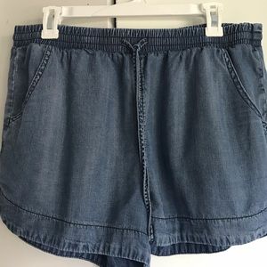 Universal Thread Pull-On Chambray Shorts